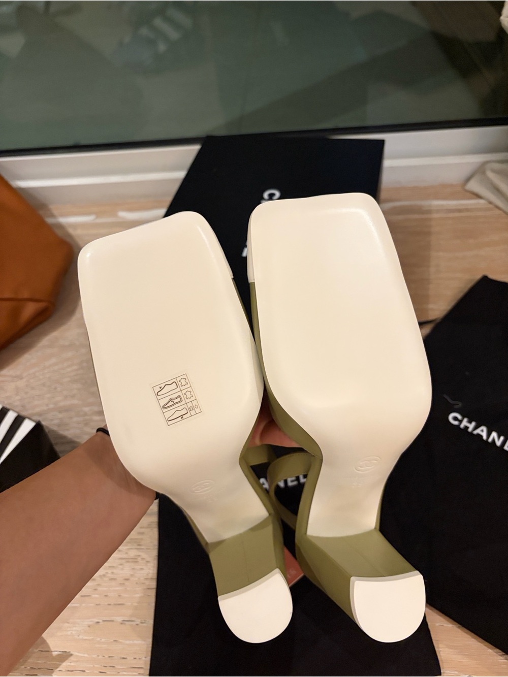 CHANEL Olive Green and White Cap-Toe Slingback Heels with Gold CC - Picture 2 of 8